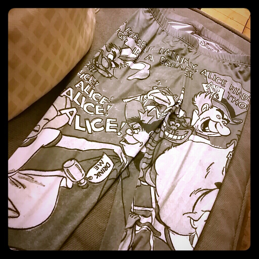 Alice in Wonderland Leggings